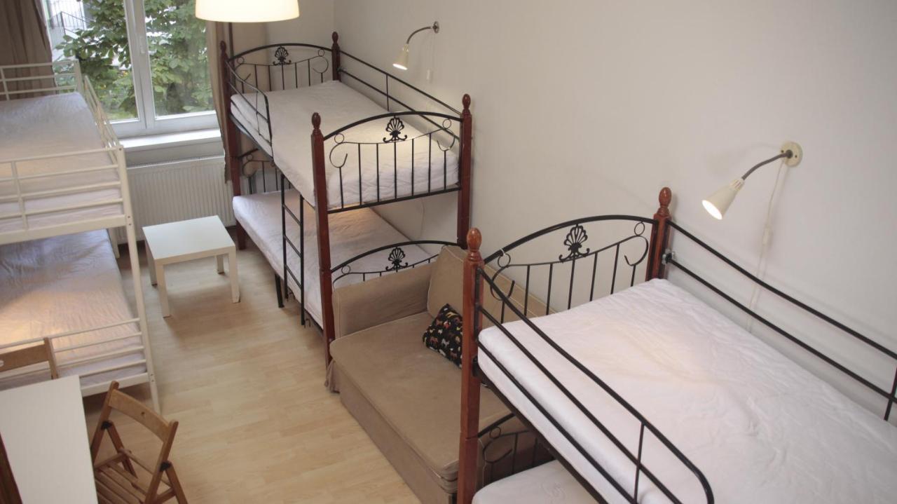 Pit Stop Hostel Познань Экстерьер фото